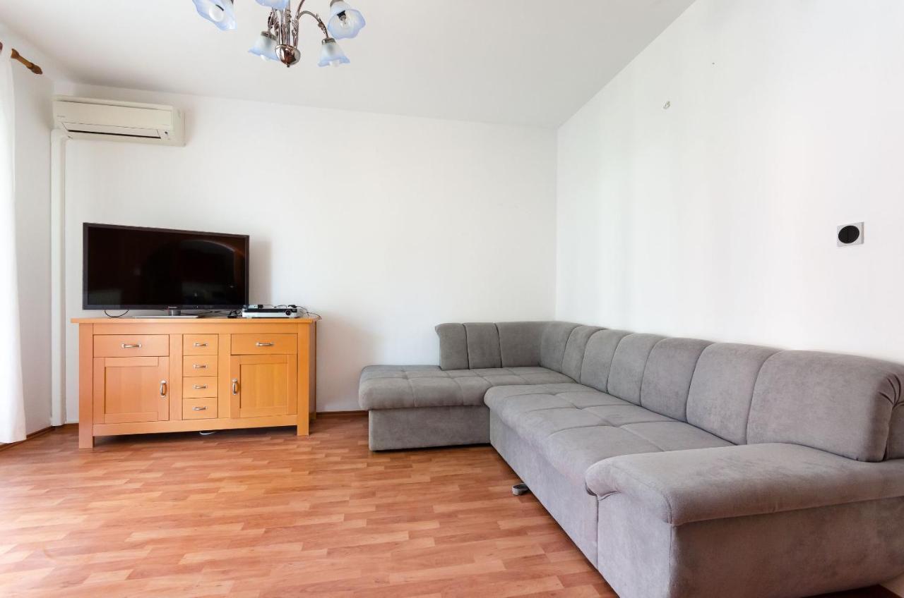 Apartments Slavica R Banjol Exteriör bild