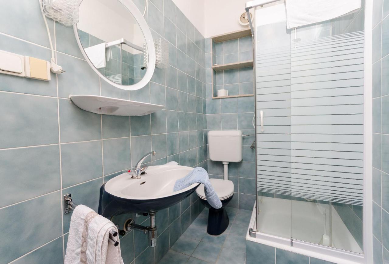 Apartments Slavica R Banjol Exteriör bild