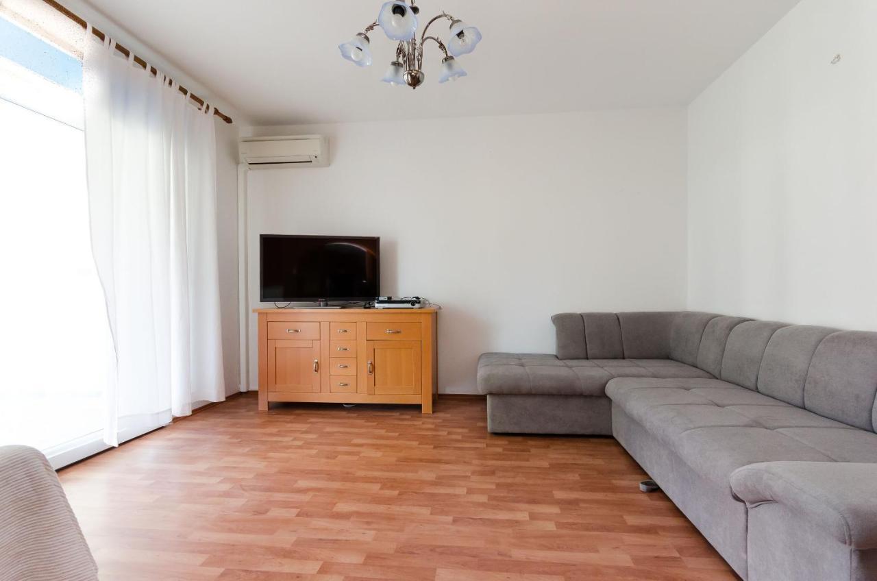 Apartments Slavica R Banjol Exteriör bild