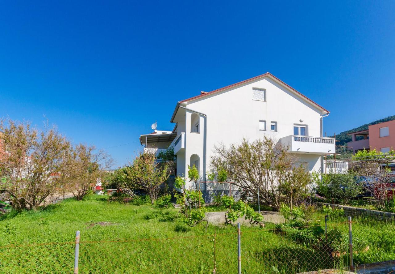 Apartments Slavica R Banjol Exteriör bild