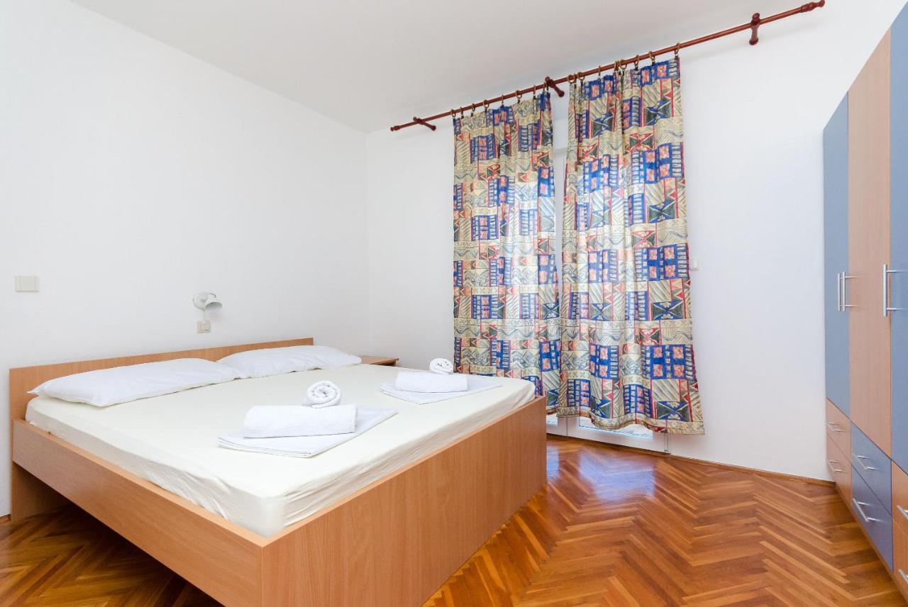 Apartments Slavica R Banjol Exteriör bild